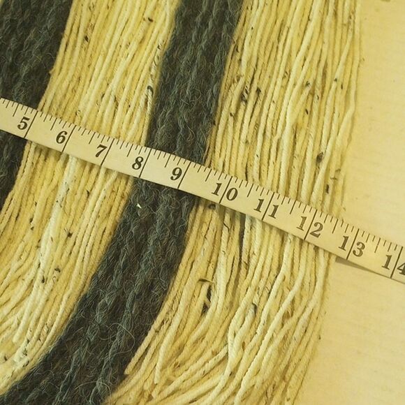 Two Bohemian textured yarn wall hanging - Picture 9 of 10